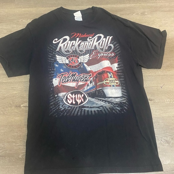 2013 Concert Rock and Roll Graphic T-Shirt - Picture 2 of 4
